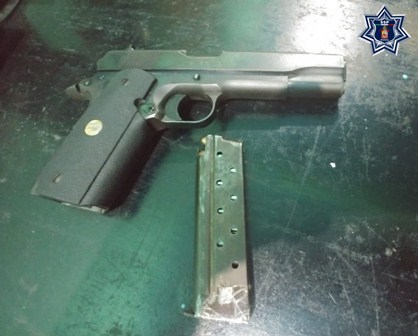 Detiene Policía Estatal a dos jóvenes con arma de fuego en Tuxtepec, Oaxaca