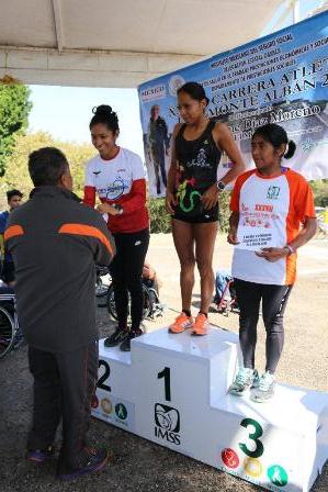 Triunfan Hugo Romero y Luisa Peña en la 37 Carrera Atlética IMSS-Monte Albán