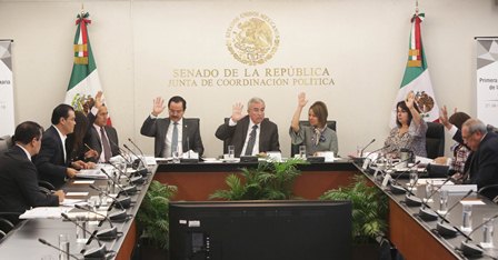 Aprueba Comisión solicitar a la SEP reinstalación de docentes cesados por evaluación