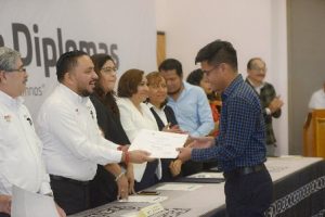 Ceremonia de clausura y entrega de diplomas