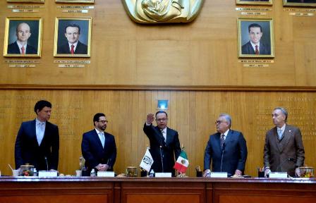 Ante el Consejo Técnico, Germán Martínez Cázares rinde protesta como director general del IMSS