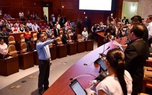 Miguel Ángel Martínez, rinde protesta como titular de la Unidad de Vigilancia en la OSFE.