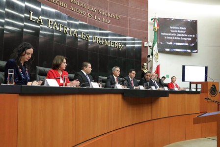 Llaman especialistas y ONG´s a fortalecer policía civil y evitar militarización del país