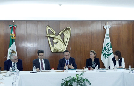 Divulga IMSS el conocimiento médico: Martínez Cázares