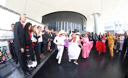 Exhiben en el Senado de la República, Feria Artesanal Guerrerense