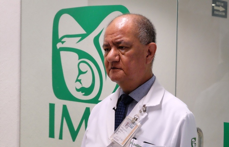 Con buen estado de salud, médicos del IMSS y de cardiología tras percance de avión