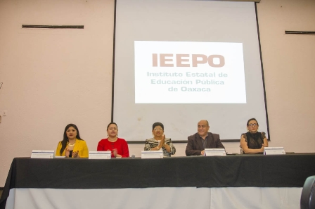 Imparte IEEPO diplomado a educadoras para fomentar la lectura en infantes