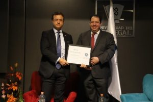 Quien anda en transporte público deja cinco años de su vida en él.