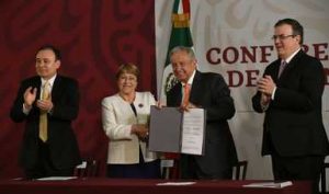 Firman convenio de Derechos Humanos 