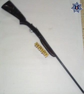 Detienen a persona por portación ilegal de arma de fuego y recuperan motocicleta