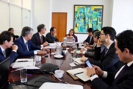 Analizan autoridades de México y Acnur situación de personas solicitantes de refugio