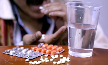 Automedicarse sin consultar a un médico puede tener serias consecuencias: IMSS
