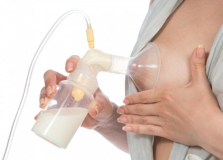 Aconsejan pediatras del IMSS sobre extracción y conservación correcta de la leche materna