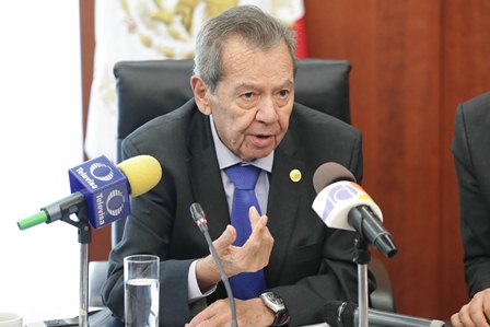 Que la migración sea considerada un derecho humano, promueve Muñoz Ledo