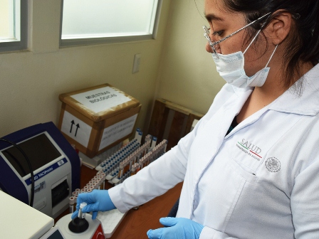 Apego al tratamiento antirretroviral, reduce el riesgo de transmisión del VIH: Coesida