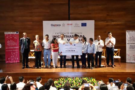 Entregan Gobierno de Oaxaca y Unión Europea 11.5 mdp a 30 iniciativas con vocación productiva
