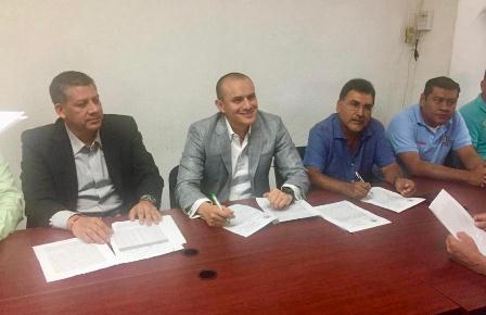 Firman Cobao y Sutcobao revisión salarial 2019; acuerdan aumento salarial del 3.50%