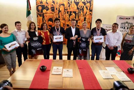 Reconocen a jóvenes oaxaqueños que ganaron en concurso internacional de robótica