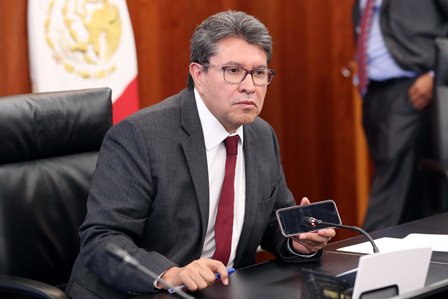 No seré obstáculo para la transformación que nos hemos propuesto en Morena: Monreal Ávila