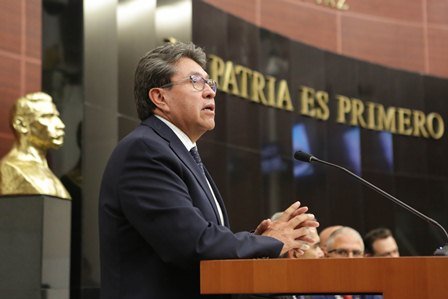 Promueve Ricardo Monreal garantizar identidad legal de menores nacidos en reclusorios