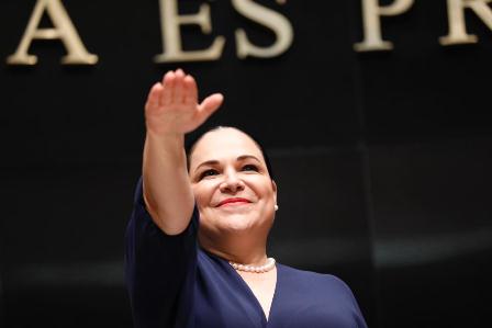 Senadores de Morena dan bienvenida a los nuevos integrantes de la Mesa Directiva