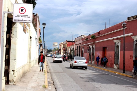 Activa Ayuntamiento de Oaxaca programa temporal de estacionamiento para “Día de Muertos”
