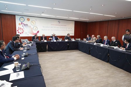 Llaman a no politizar discusión de propuesta para eliminar Horario de verano