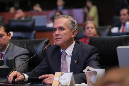 ¿Por qué el presidente de EU no nos ayuda allá, en su país?, cuestiona Mancera Espinosa