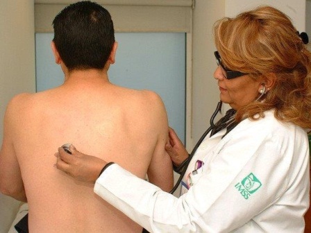 Fortalecer sistema inmunológico y vacunarse contra neumococo e influenza, evita neumonía