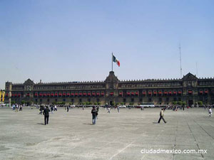 Demócratas y republicanos ejercen por igual presión militar a México