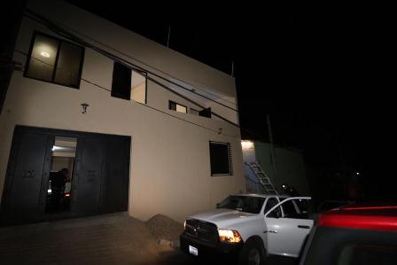 Ejecutan tres cateos simultáneos para localizar a más probables responsables de ataque con ácido a saxofonista