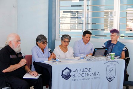 Analizan Derechos Humanos y política macroeconómica en la Facultad de Economía