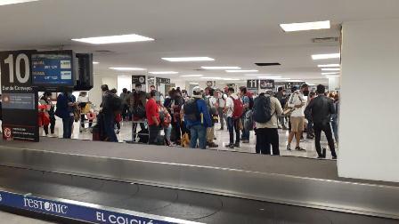 Arriban al país 405 mexicanos que estaban varados en Perú