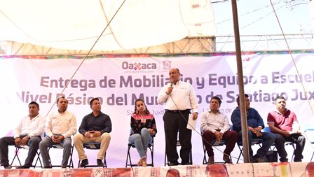 Benefician con mobiliario y equipo a siete mil 173 estudiantes de 47 escuelas de la Mixteca