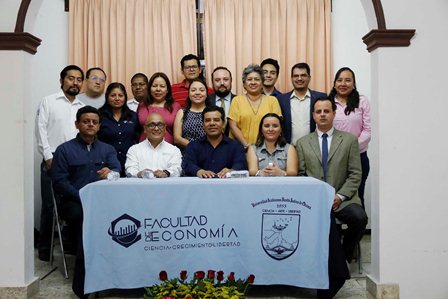 Recibe Economía de la UABJO organismo evaluador para re acreditar su licenciatura