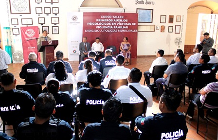 Capacita Gobierno Municipal a policías para atender a víctimas de violencia familiar