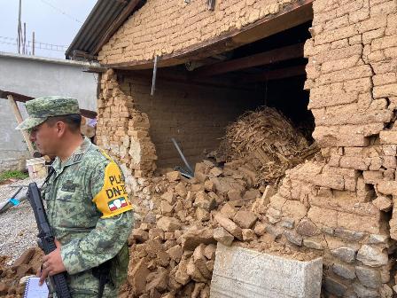 Instalan albergue para atender a familias damnificadas en San Juan Ozolotepec, Oaxaca