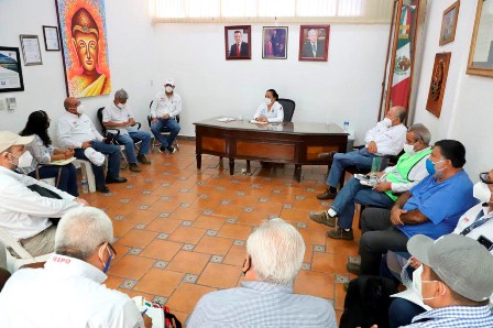Coordinan autoridades del IEEPO apoyo para Huatulco y Pluma Hidalgo afectados por sismo