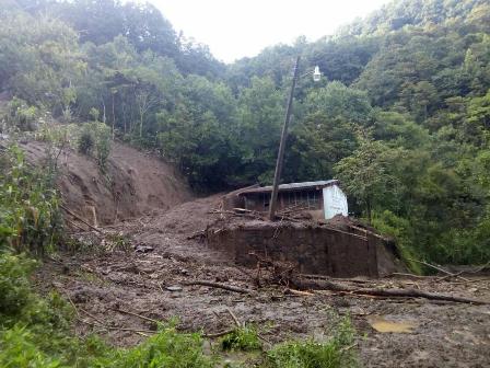Tras daños por lluvias, solicitan apoyo para familias de la Cañada