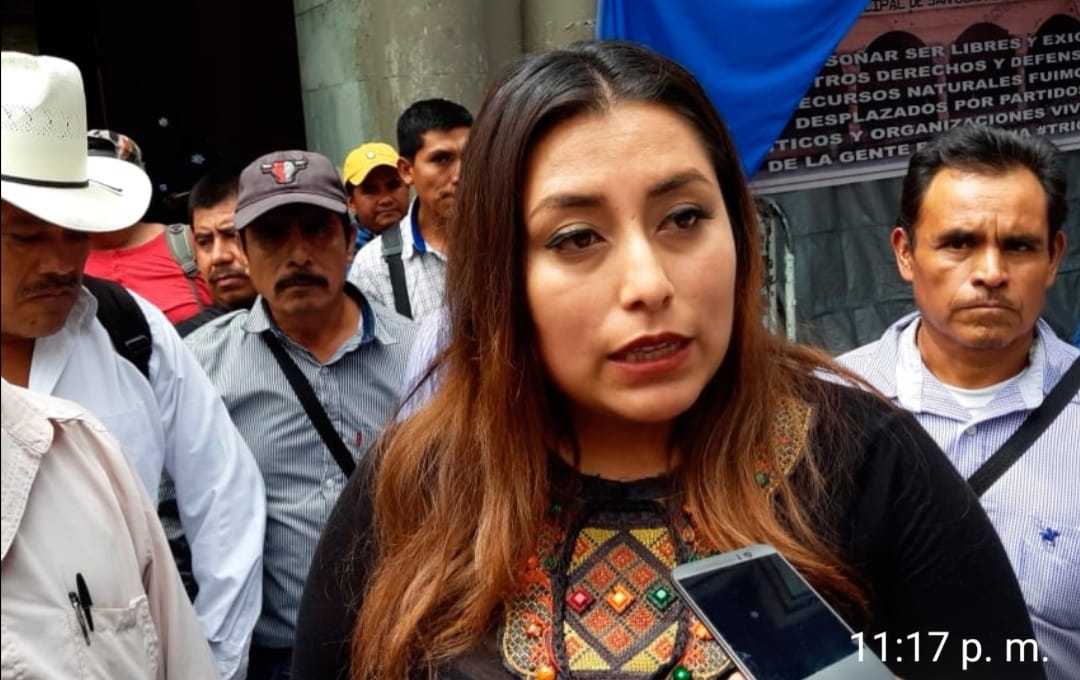 La edil de Tezoatlán de Segura y Luna se ampara y denuncia a la Secretaria General de Gobierno y a su titular Héctor Anuar Mafud, por propiciar negociaciones bajo condiciones de tortura y humillación