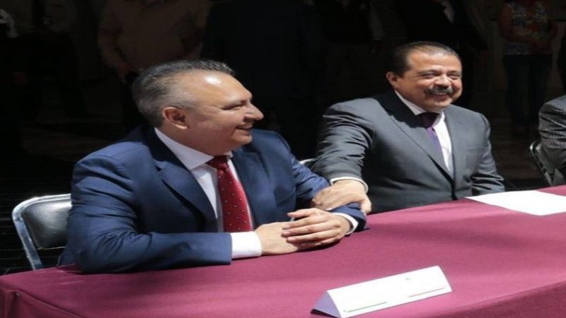 OAXAQUEÑOS ORDEÑARON  Y SANGRARON A LICONSA