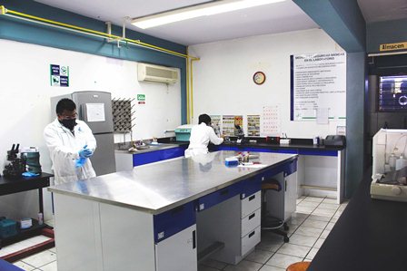 Brinda la UABJO servicios de análisis clínicos a la sociedad en general