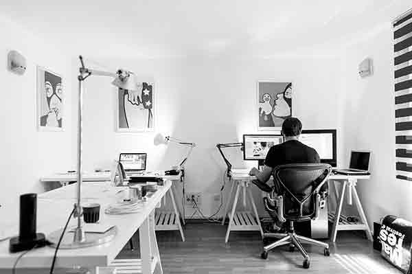 DESDIBUJA COVID-19 SEPARACIÓN ENTRE HOGAR Y TRABAJO