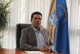 Para ser candidato a rector de la UABJO la condición es que sea de la comunidad universitaria como lo establece la Ley Orgánica que la rige y si en la construcción de consensos pasa por mi separación de la rectoría, que cuenten con ello.