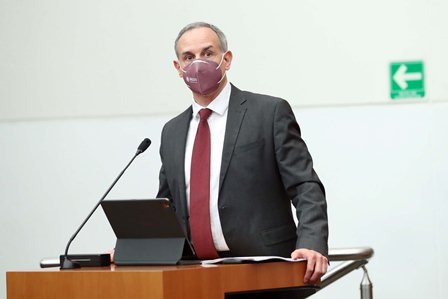 Cuestionan senadores a Hugo López-Gatell sobre manejo de la pandemia