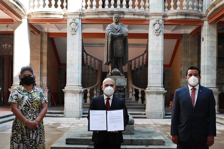 La Licenciatura en Derecho de la UABJO, obtiene Acreditación por los CIEES