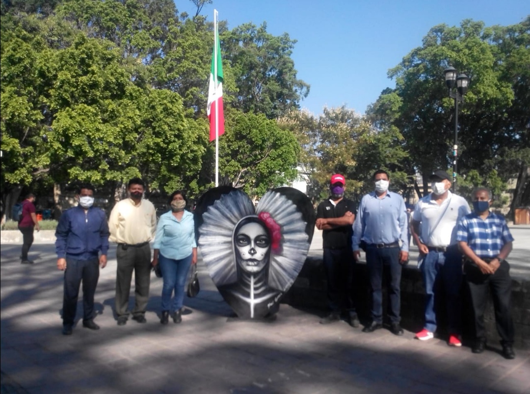 REINSTALAN CONTENEDORES DE RECOLECCIÓN DE PET Y TAPAS DE PLÁSTICO, CON IMÁGENES ALUSIVAS A LA TEMPORADA DE FIELES DIFUNTOS