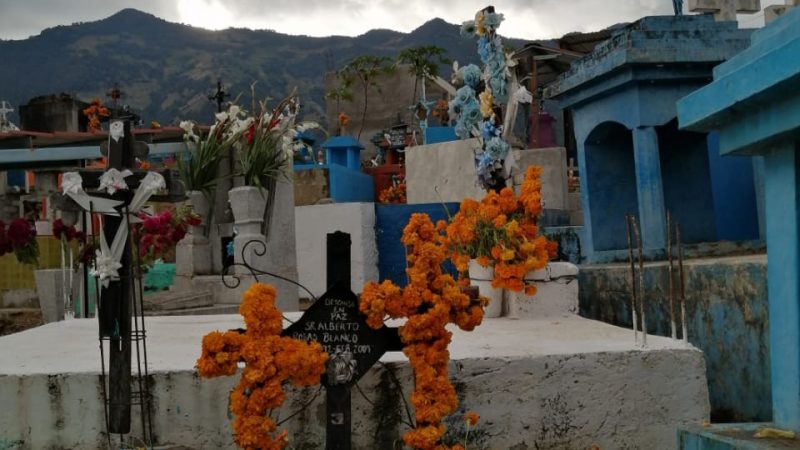 Indígenas mazatecos piden respeto a la senadora Lilly Téllez y derechos al gobierno de la 4T