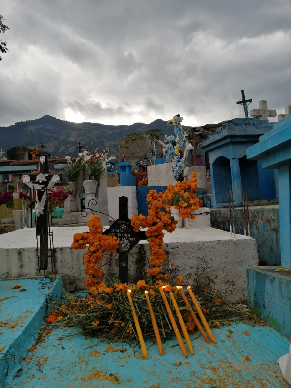 Indígenas mazatecos piden respeto a la senadora Lilly Téllez y derechos al gobierno de la 4T