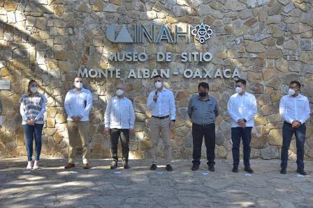 Presiden Alejandro Murat y titular del INAH reapertura de Monte Albán